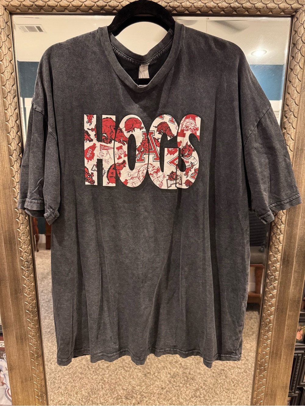 Vintage-Style Arkansas Razorback Gray Graphic Tee - Red/White Logo